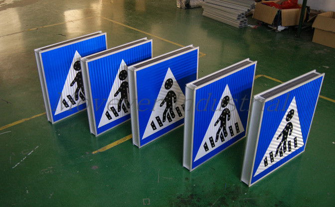 Solar aluminum pedestrian signage / Road sign / Crosswalk sign(图1)